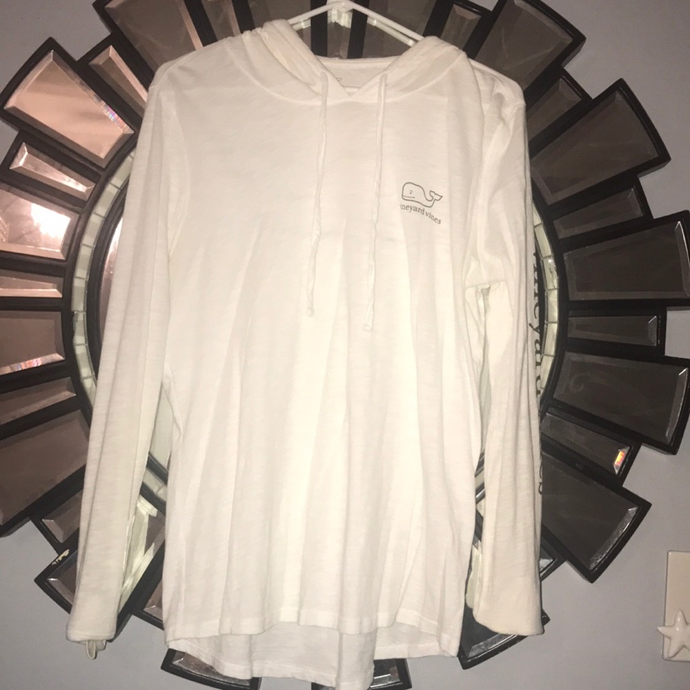 NWOT Vineyard vines sweater